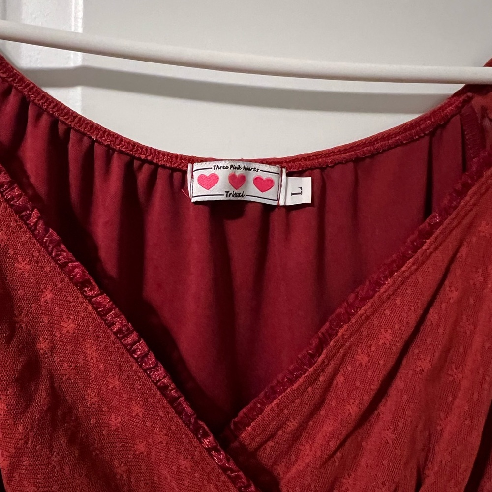 Red shirts - Picture 3 of 4